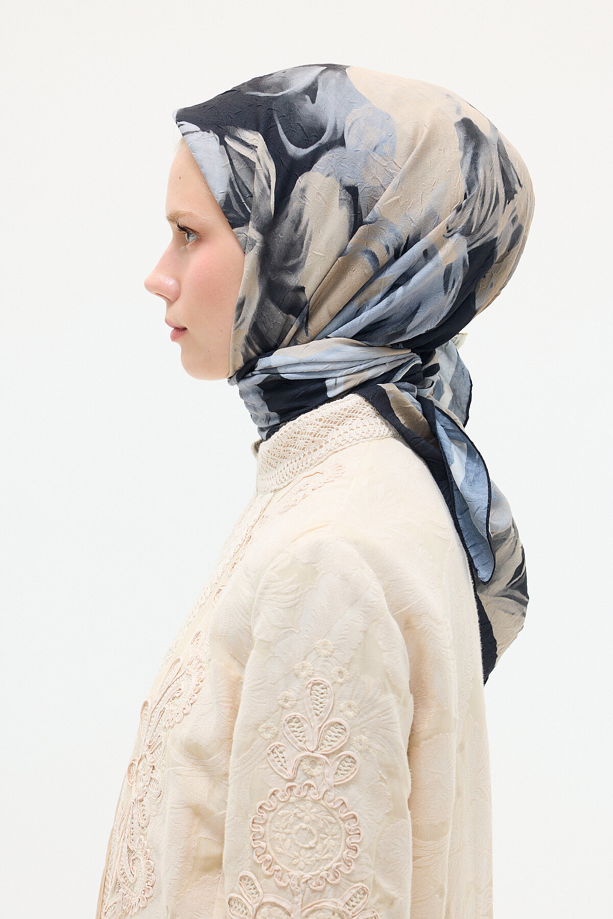 Aria Kraş Eşarp - Siyah-Bej - Camellia Scarfs