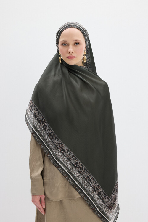 Border Shine Collection - Koyu Yeşil - Camellia Scarfs