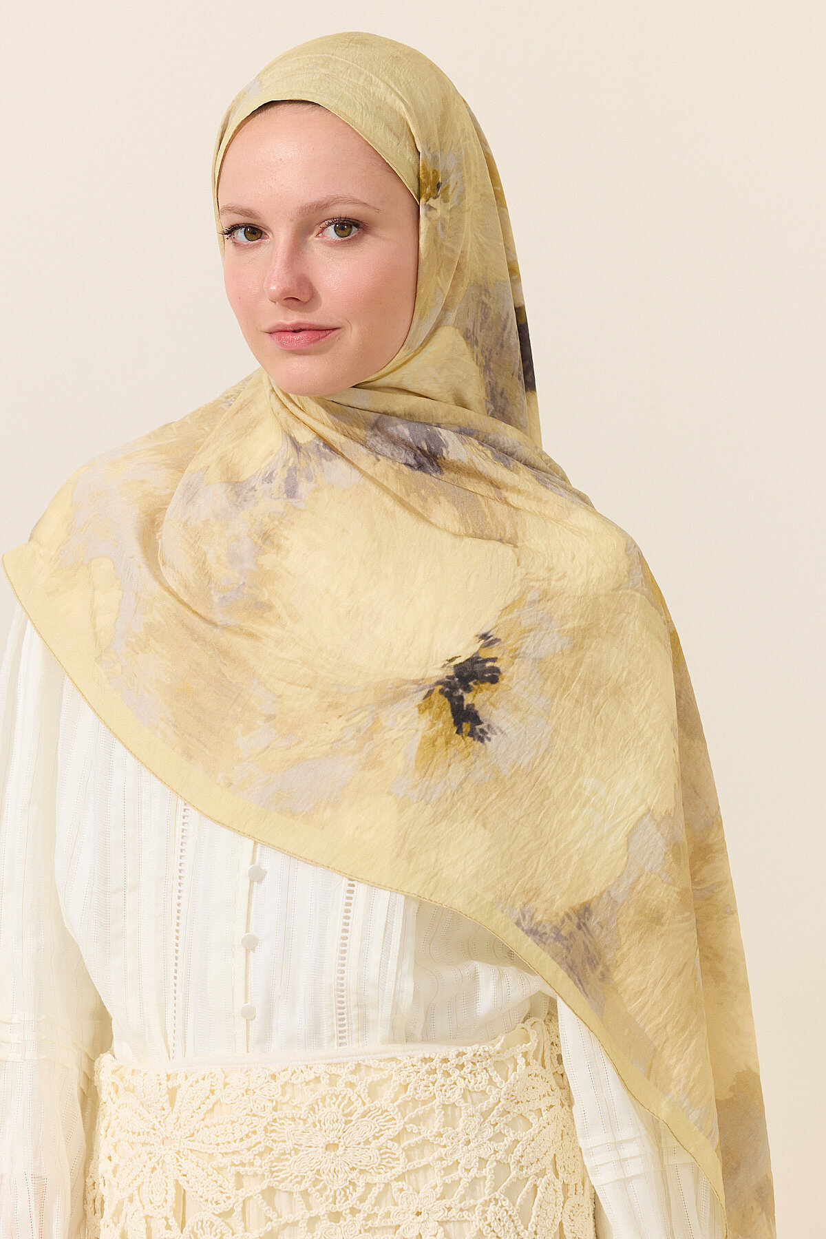 Flora Pamuk Viskon Şal - Tereyağ Sarısı - Camellia Scarfs (1)