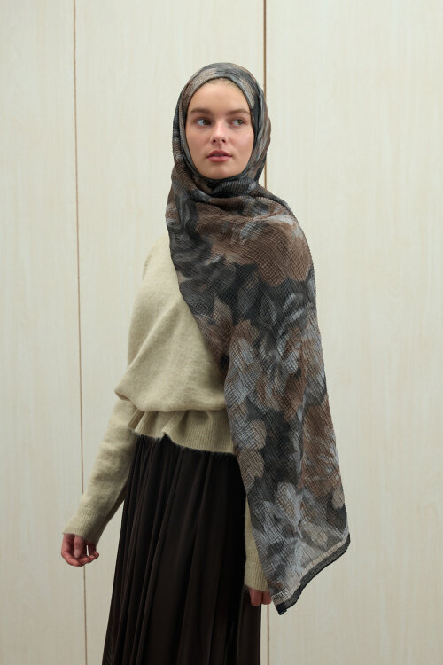 Frosted Bloom Müslin Şal - Siyah Bej - Camellia Scarfs