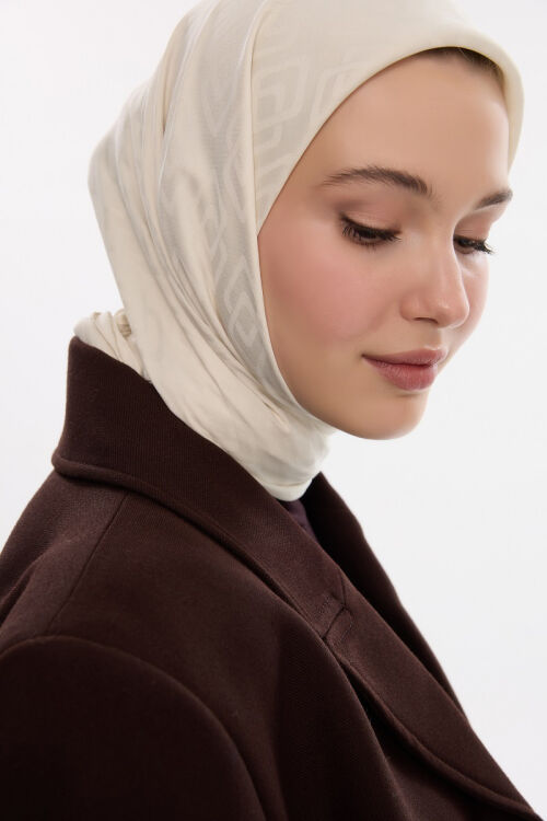 İpeksi Jakar Dama Desen Eşarp - Badem Sütü - Camellia Scarfs