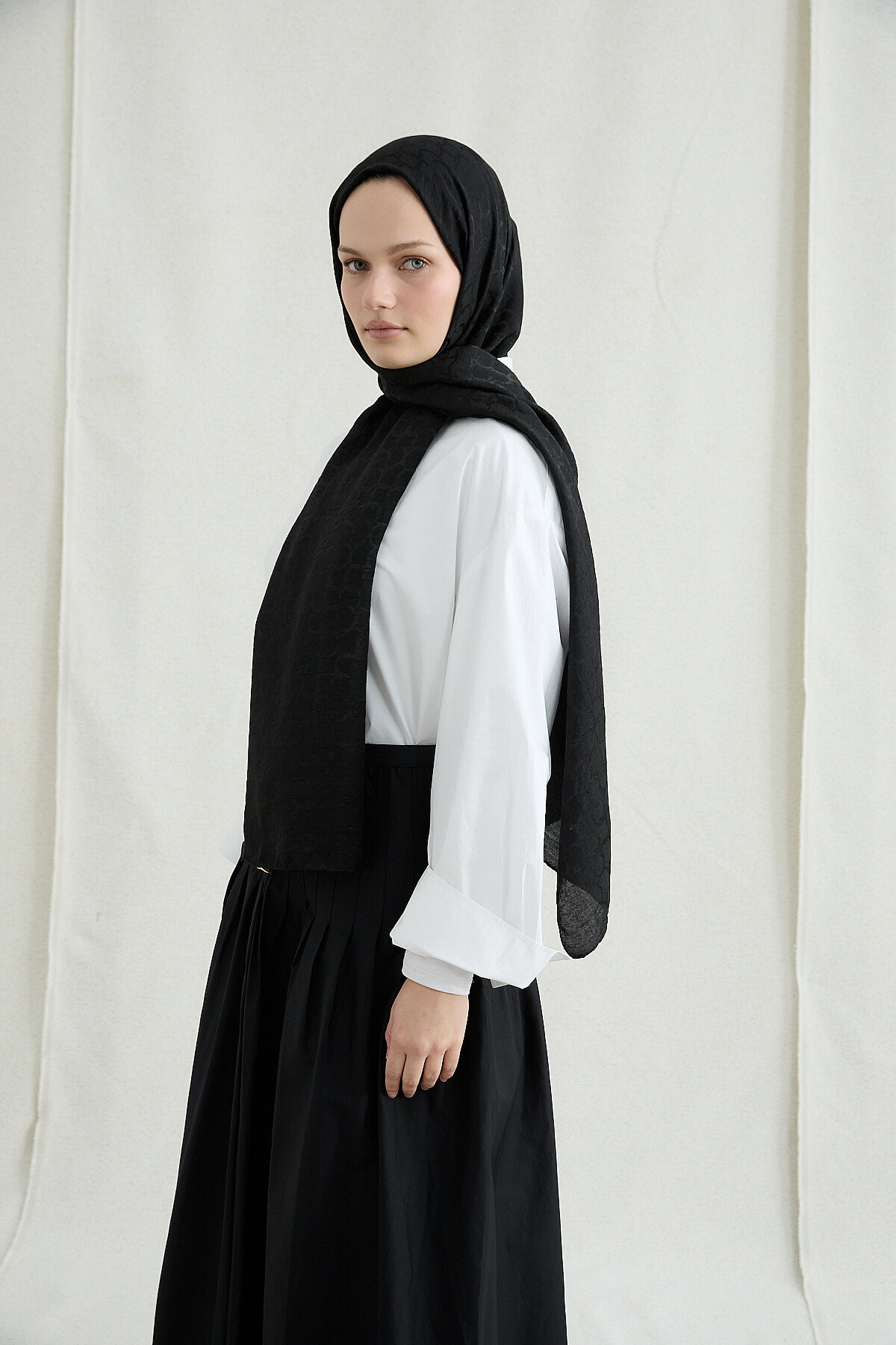 İtalyan Jakar Şal Halka Desen - Siyah - Camellia Scarfs