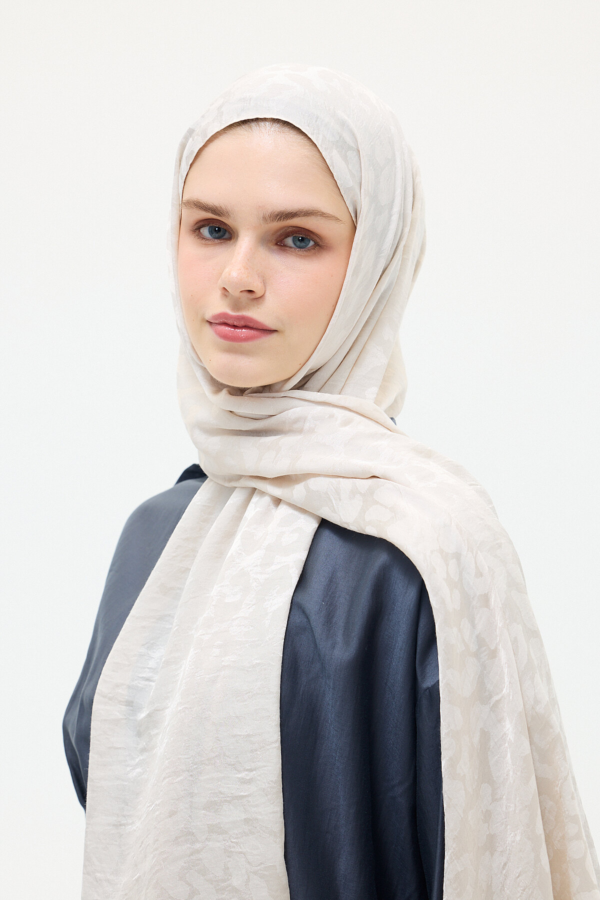İtalyan Jakar Şal Leopar Desen - Taş - Camellia Scarfs (1)