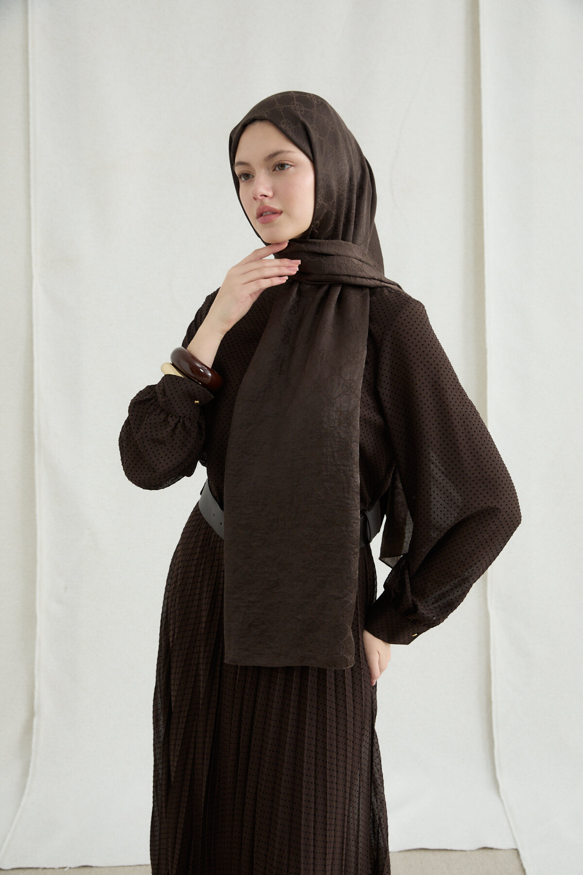 İtalyan Jakar Şal Monogram Desen - Acı Kahve - Camellia Scarfs
