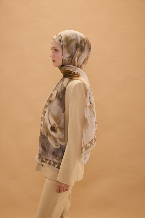 Larissa İpek Krep Şal - Bej - Camellia Scarfs (1)