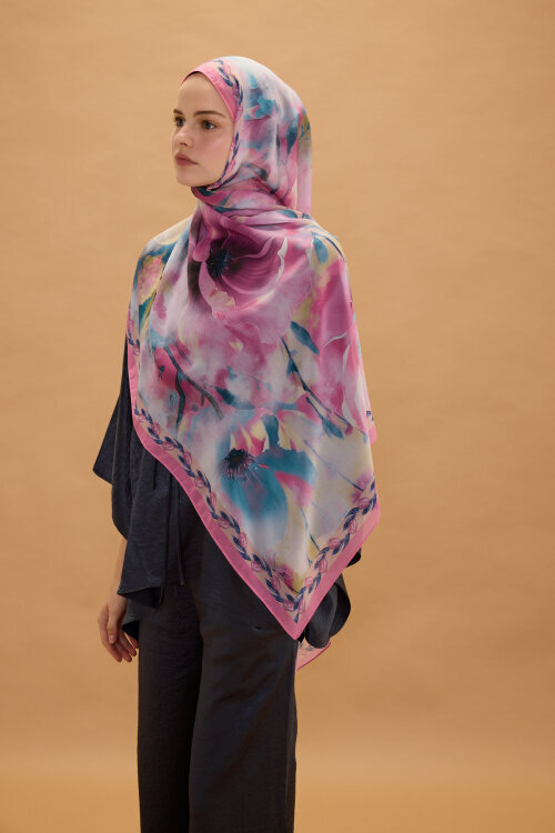 Larissa İpek Krep Şal - Pembe - Camellia Scarfs (1)