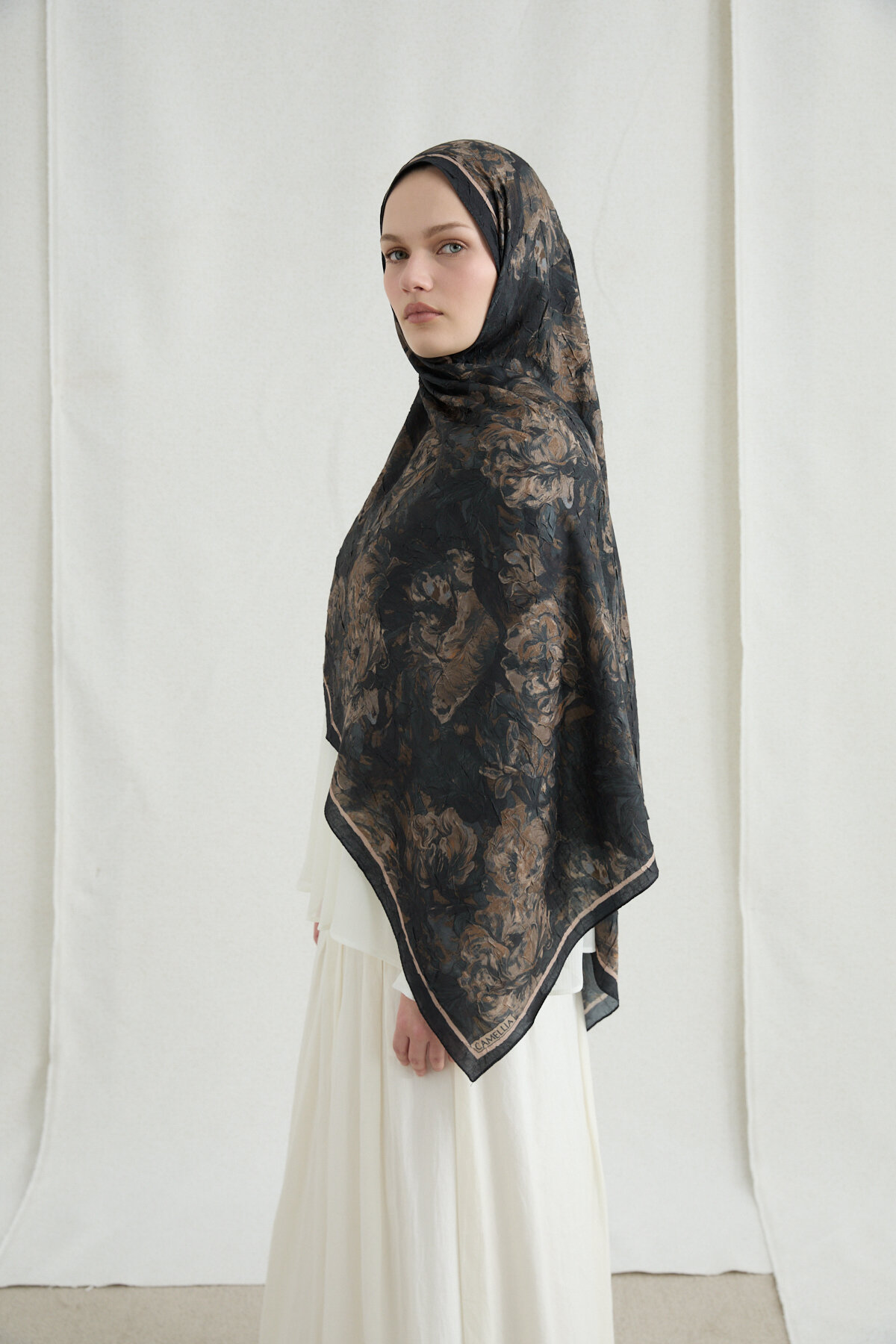 Monaco Kraş Şal - Siyah Bej - Camellia Scarfs (1)