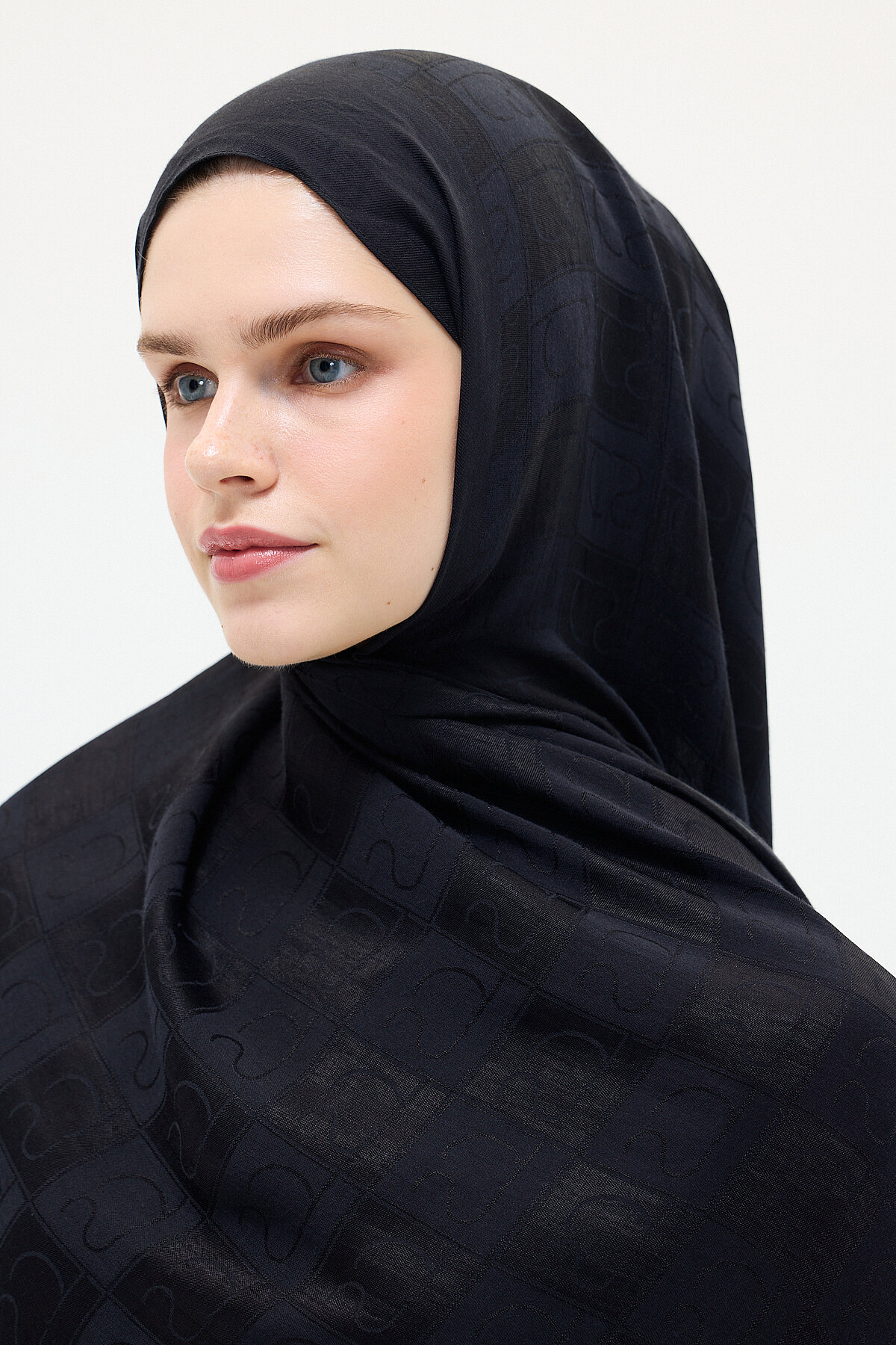 Naia Jakar Şal Monogram Desen - Siyah - Camellia Scarfs (1)